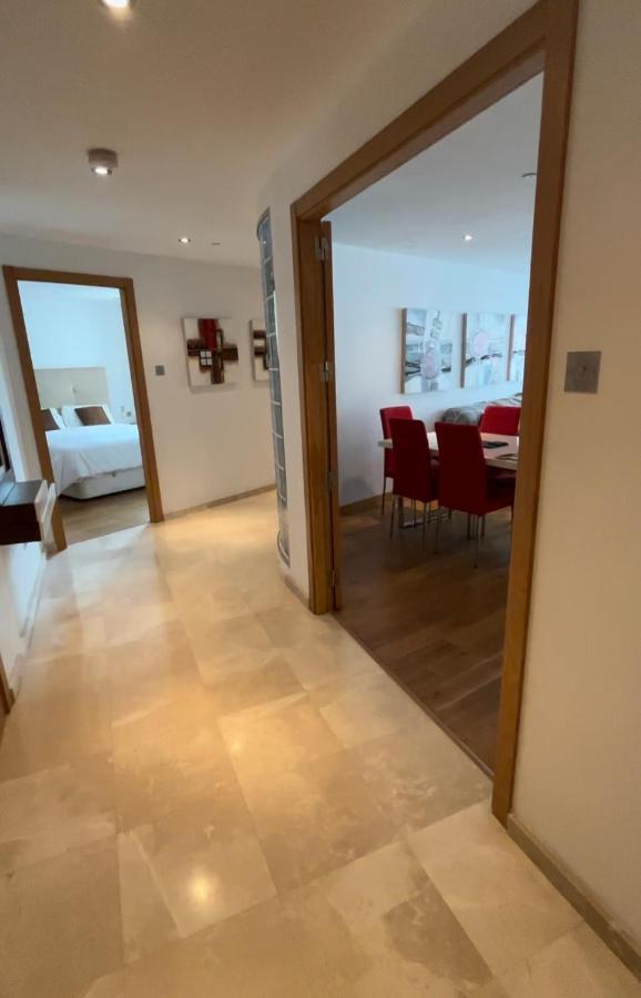Ocean Village Luxury 2 Bed 2 Bath Apartment - Amazing Views - Pools And Jacuzzis Гибралтар Екстериор снимка