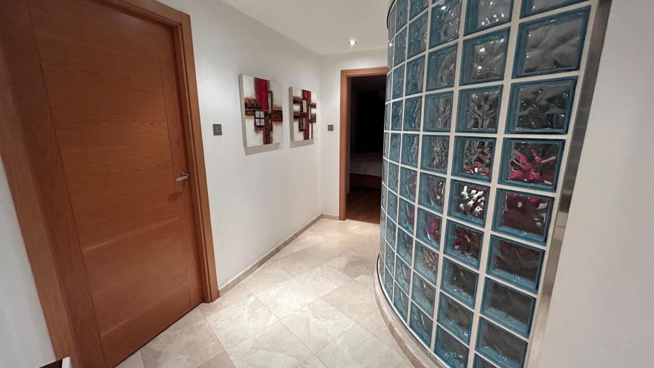 Ocean Village Luxury 2 Bed 2 Bath Apartment - Amazing Views - Pools And Jacuzzis Гибралтар Екстериор снимка