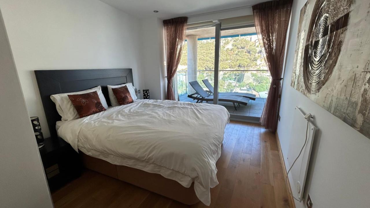 Ocean Village Luxury 2 Bed 2 Bath Apartment - Amazing Views - Pools And Jacuzzis Гибралтар Екстериор снимка