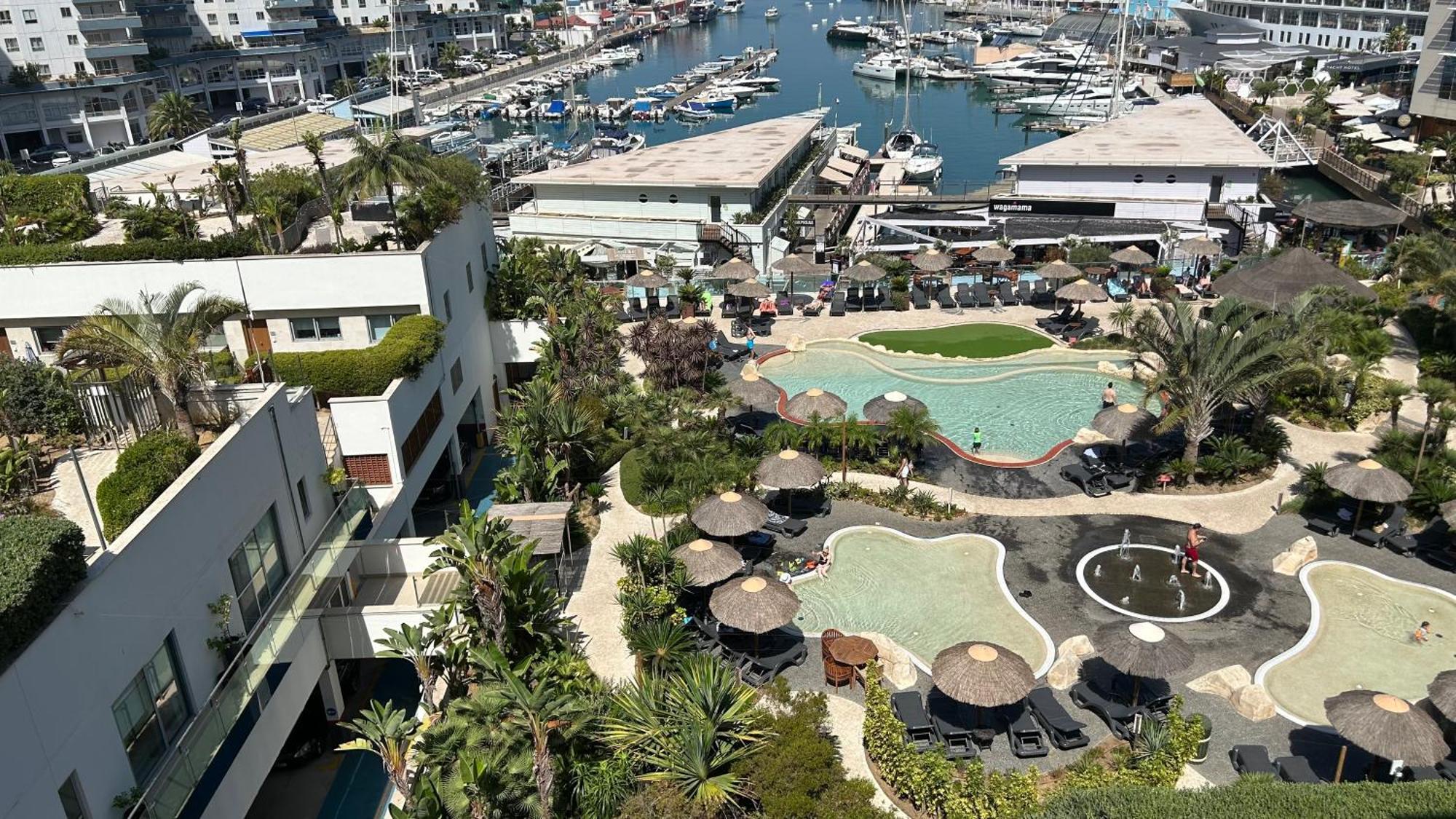 Ocean Village Luxury 2 Bed 2 Bath Apartment - Amazing Views - Pools And Jacuzzis Гибралтар Екстериор снимка