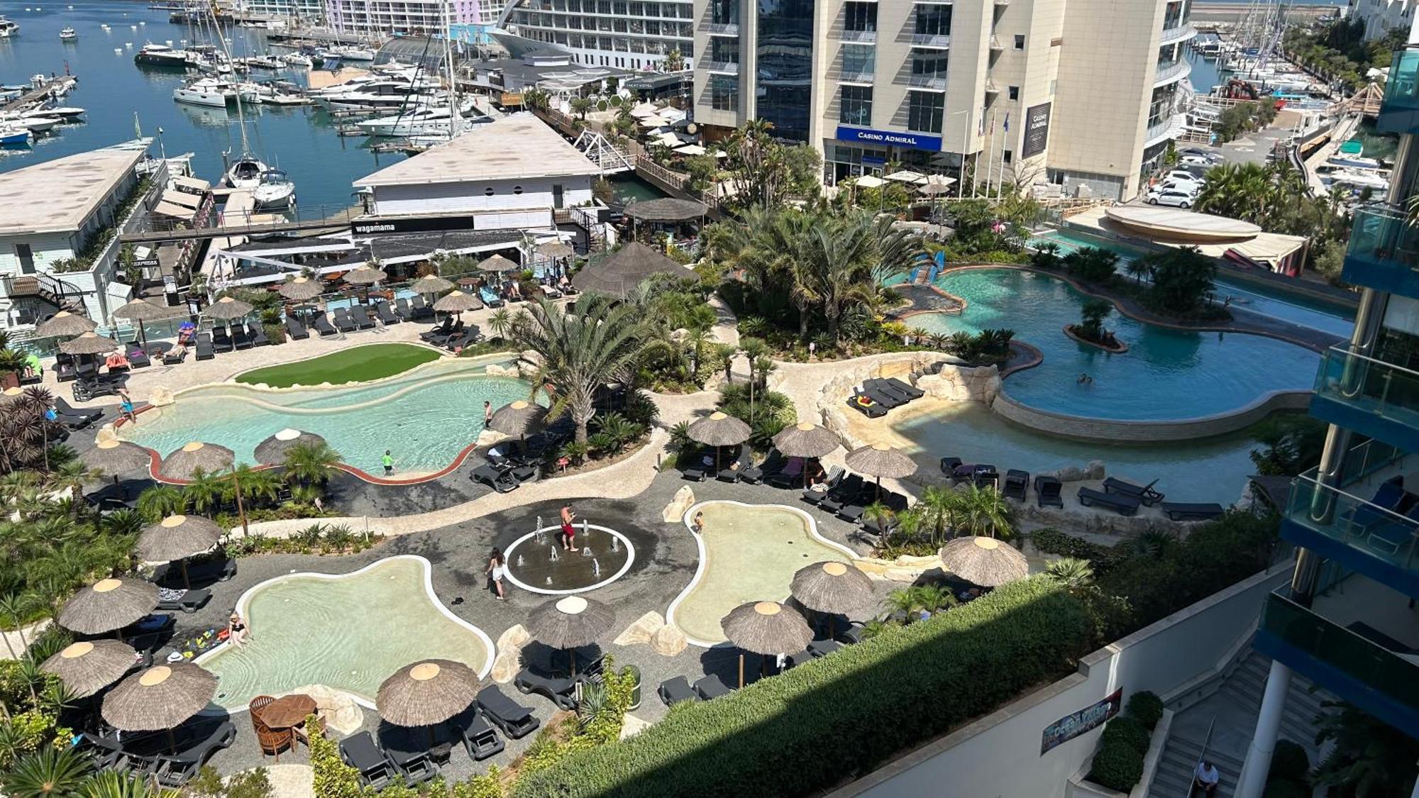 Ocean Village Luxury 2 Bed 2 Bath Apartment - Amazing Views - Pools And Jacuzzis Гибралтар Екстериор снимка