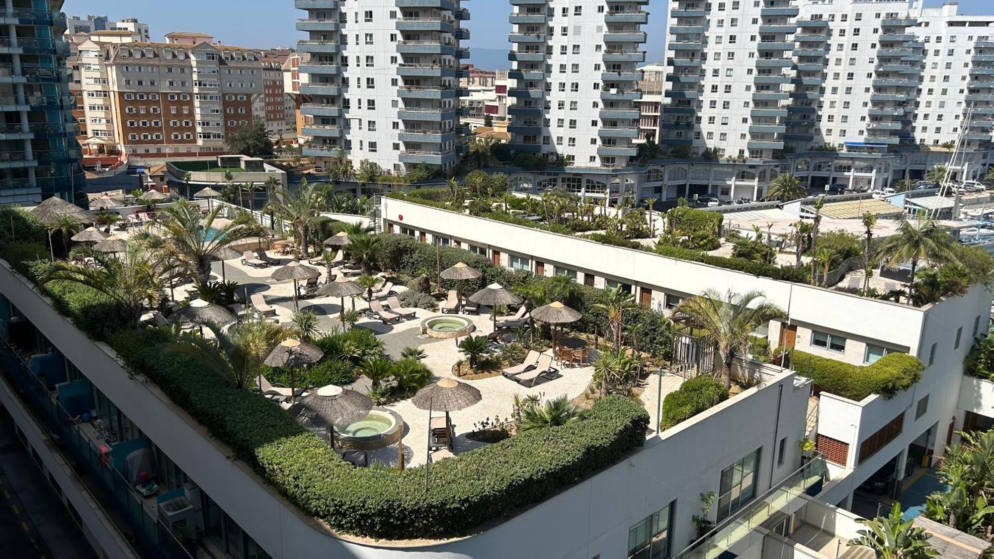 Ocean Village Luxury 2 Bed 2 Bath Apartment - Amazing Views - Pools And Jacuzzis Гибралтар Екстериор снимка
