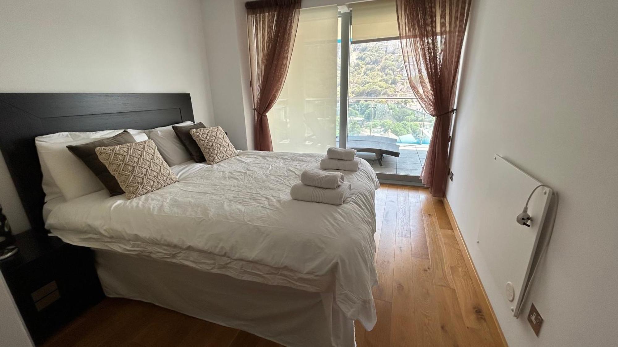 Ocean Village Luxury 2 Bed 2 Bath Apartment - Amazing Views - Pools And Jacuzzis Гибралтар Екстериор снимка